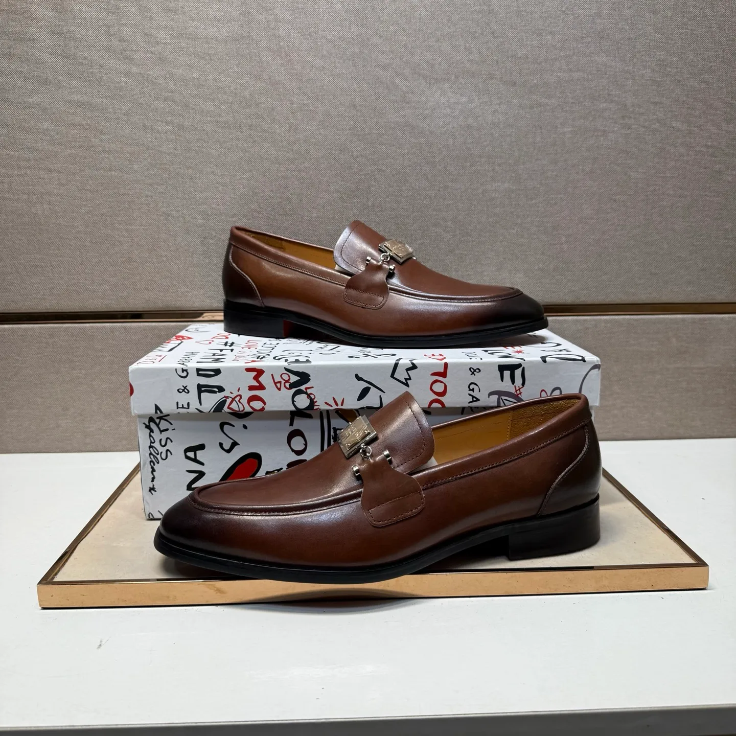 Men's men's shoes 💰pp520【DG～】Men's casual formal leather shoes 2025z cabinet sales simultaneously 🔶Size: 38-44#️⃣ 🔷2 colors🔜The upper is made of cowhide stitching ➕Cowhide lining, comfortable and breathable, sole: original comfortable, wear-resistant and non-slip outsole, ⚠️real thing📱photographed🎬real thing is better📢📢📢